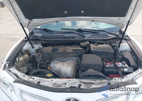 2010 Toyota Camry Le z USA, uszkodzony, nr VIN 4T1BF3EK5AU572660